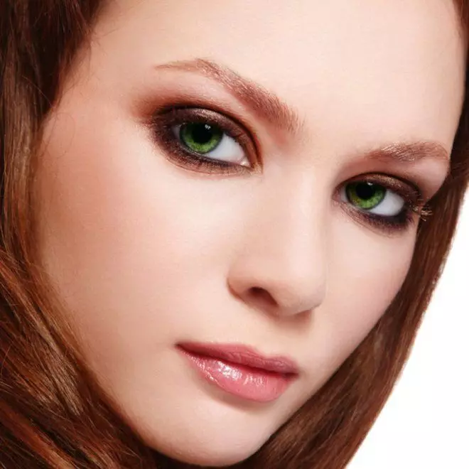 Красивые фото зеленых глаз. Вечерний макияж для рыжеволосых. Макияж для рыжеволосых с зелеными. Макияж для зеленоглазых. Макияж для рыжеволосых с зелеными глазами.