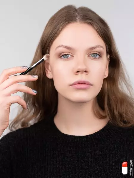 Hoe om neus met make-up te verminder? 49 Foto Hoe om 'n visueel minder lang neus stap vir stap te maak? Skema van visuele vermindering van 'n wye en ander neus 16023_20