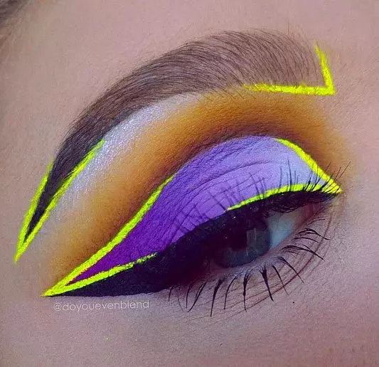 Neon Makeup: Ľahké očné make-up tiene. Ako si vyrobiť ružový neón make-up? 16025_6