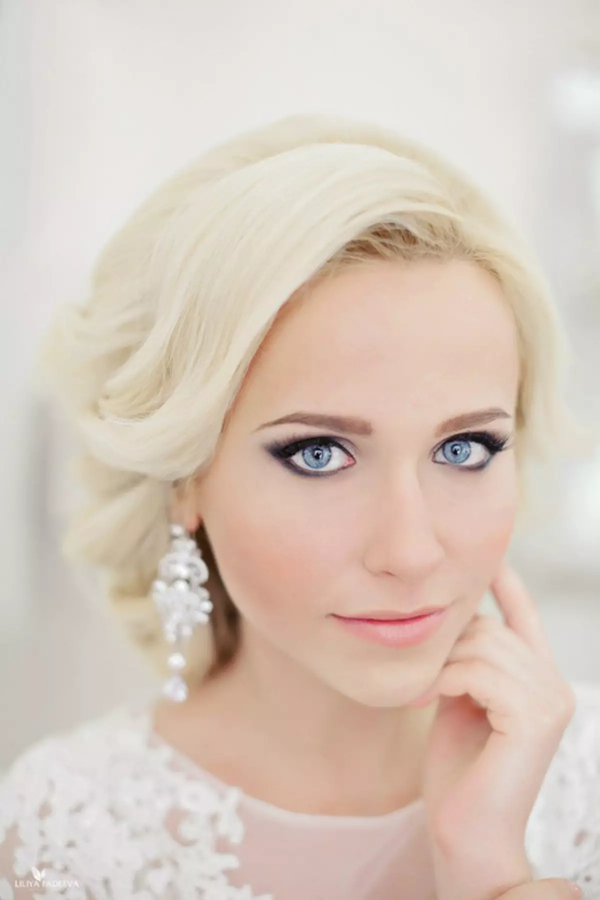 Свадебный макияж для блондинок с голубыми глазами