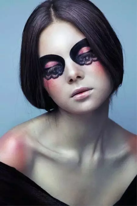 Creatieve make-up (52 foto's): lichte oogmake-up voor fotoshoot en lichte eenvoudige make-up met sparkles, gezicht make-up ideeën en lippen, mooie voorbeelden 16050_52