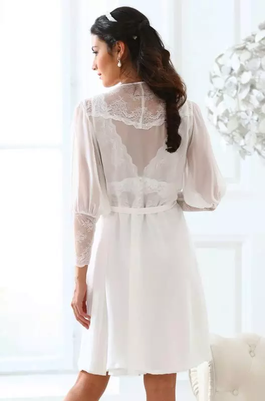 Lace Robe 52 na foto ụmụ nwanyị mara mma nwere akwa akwa, satin, kechie 1607_18