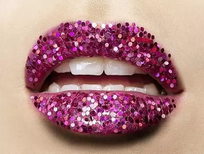 Makeup dengan Sequins: Makeup Brilliant dengan Glitter untuk Mata dan Shadows, Sparkles di muka. Mengapa anda memerlukan perhiasan? Kecemerlangan kecil dan pilihan lain yang lain 16080_30