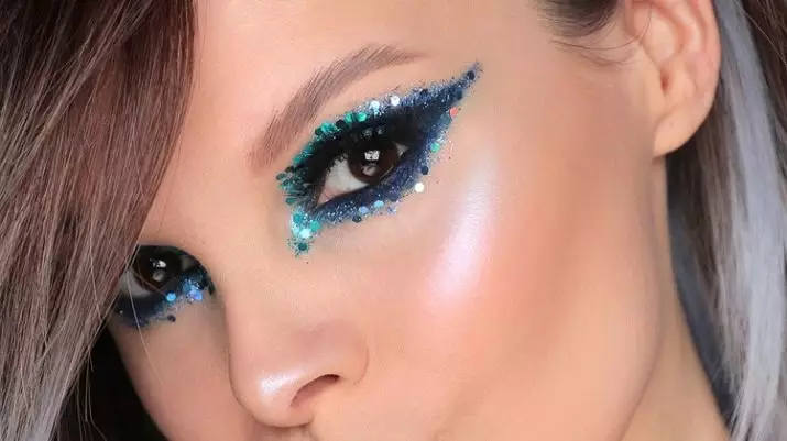 Makeup dengan Sequins: Makeup Brilliant dengan Glitter untuk Mata dan Shadows, Sparkles di muka. Mengapa anda memerlukan perhiasan? Kecemerlangan kecil dan pilihan lain yang lain 16080_64