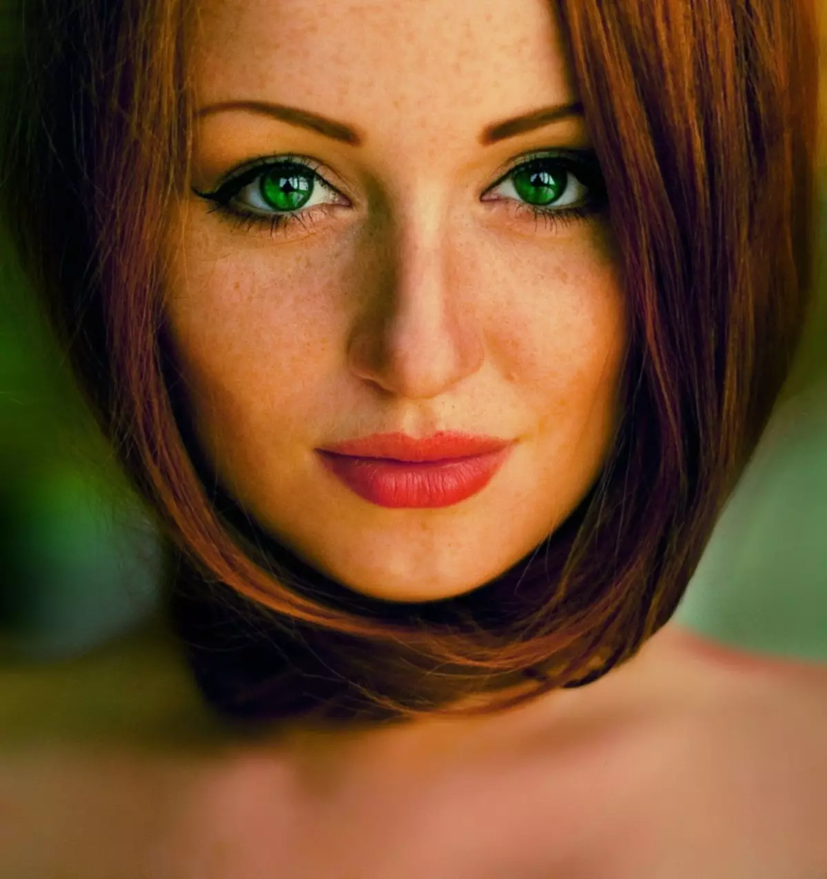 Makeup Reds: siniset silmät ja vihreä, harmaa ja ruskea. Meikki punainen haired kevyellä ja tummalla iholla, illalla ja päivittäiset vaihtoehdot tytöille 16089_42