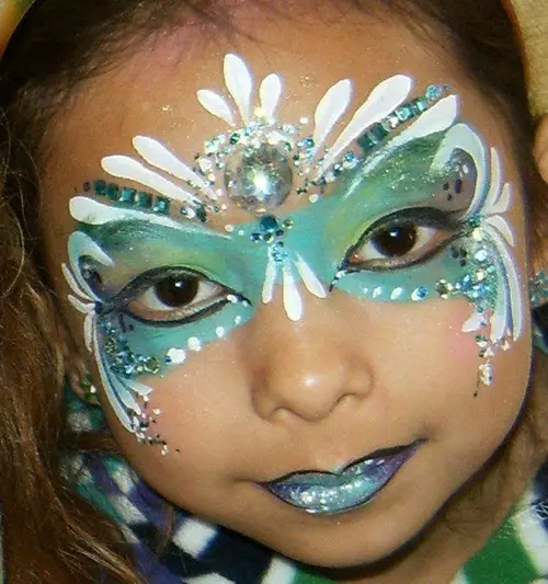 Make-up voor meisjes (76 foto's): Children's Lichtgewicht Mooie make-up cosmetica voor kinderen, ideeën voor meisjes Fotoschoen 8-9 jaar oud, make-up voor Kerstmis en andere opties 16097_56