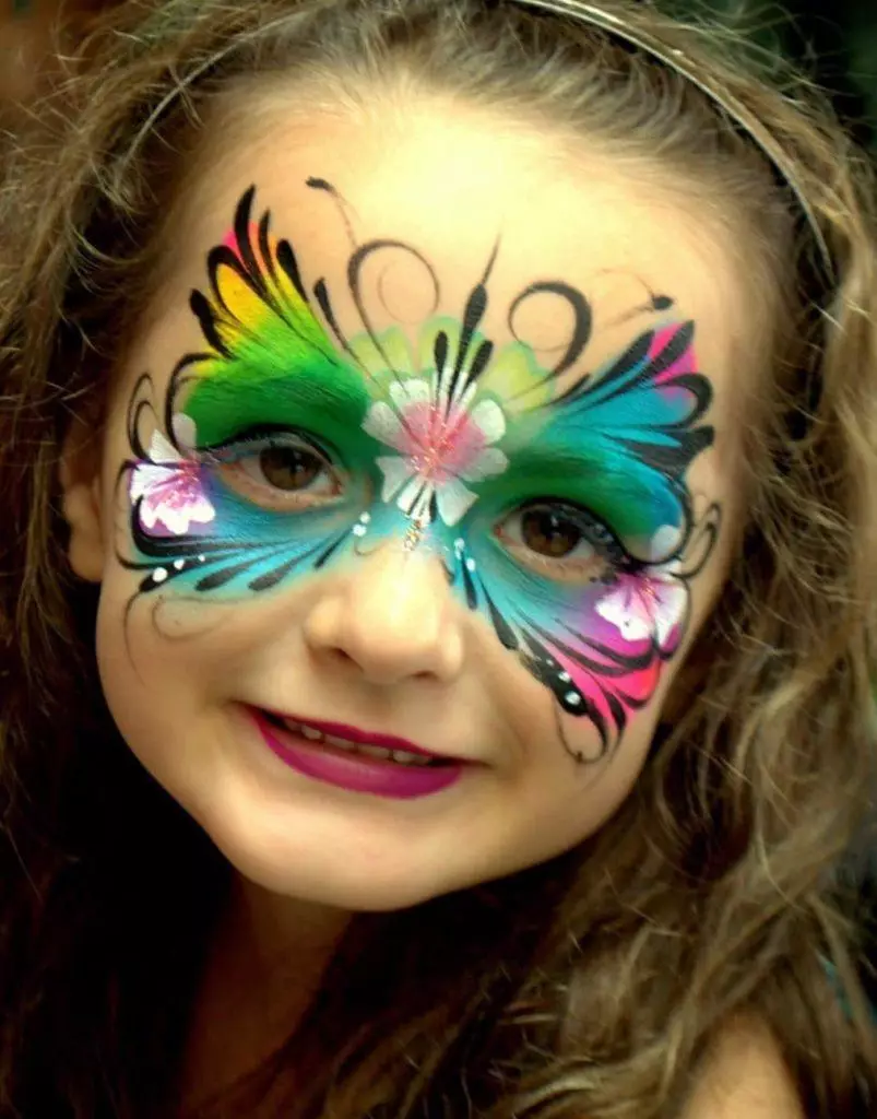 Make-up voor meisjes (76 foto's): Children's Lichtgewicht Mooie make-up cosmetica voor kinderen, ideeën voor meisjes Fotoschoen 8-9 jaar oud, make-up voor Kerstmis en andere opties 16097_73