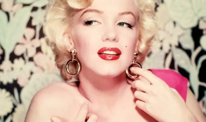 Makeup Marilyn Monroe (43 bilder): Fasad ögonmakeup och läppar, Secrets of Makeup Artists. Makeup Makeup presenterar Monroe 16099_35