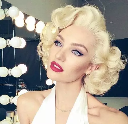 Smink Marilyn Monroe (43 fotók): fázisos szem smink és ajkak, sminkes művészek titkai. Makeup Smink funkciók Monroe 16099_40
