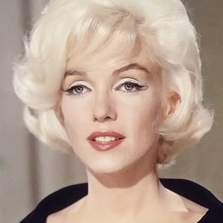 Makeup Marilyn Monroe (43 bilder): Fasad ögonmakeup och läppar, Secrets of Makeup Artists. Makeup Makeup presenterar Monroe 16099_6