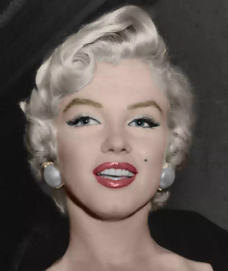 Makeup Marilyn Monroe (43 foto): Makeup mata bertahap dan bibir, rahasia seniman rias. Makeup Makeup Fitur Monroe 16099_7