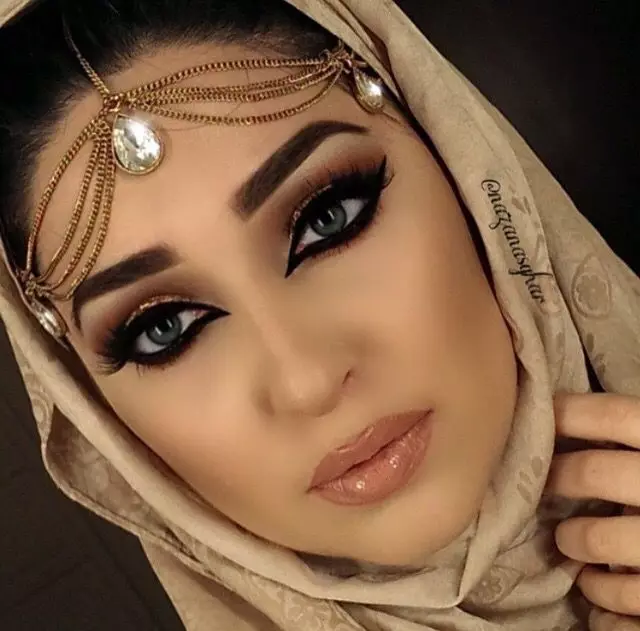 阿拉伯化妆（29张照片）：女性的karich和绿眼选择，逐步蒸汽简单美丽的妆容 16100_27