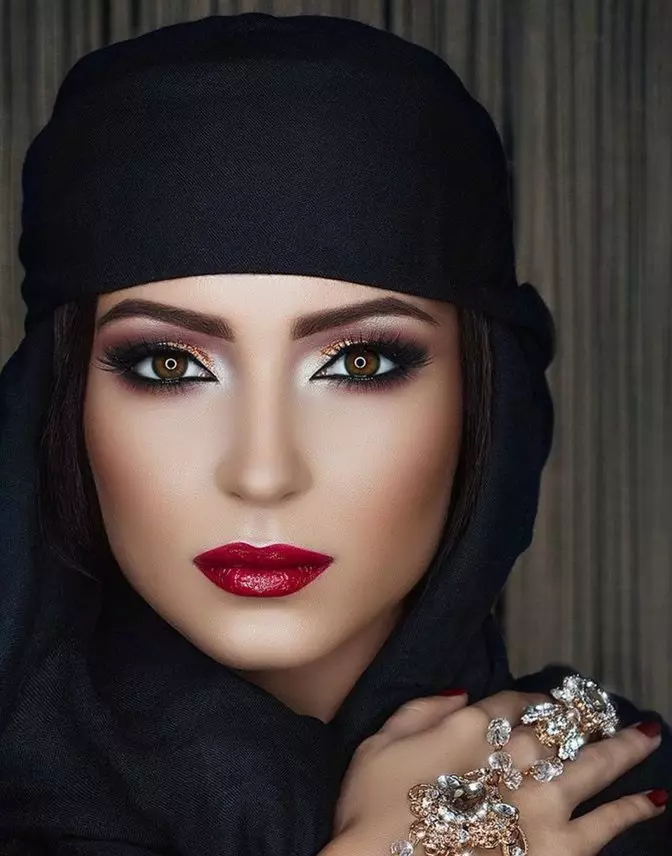 Arabic Makeup (29 myndir): Valkostir kvenna fyrir Karich og Green Eye, Step-by-gufu einföld falleg félaga 16100_28