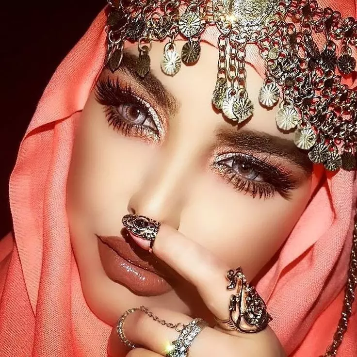 阿拉伯化妆（29张照片）：女性的karich和绿眼选择，逐步蒸汽简单美丽的妆容 16100_29