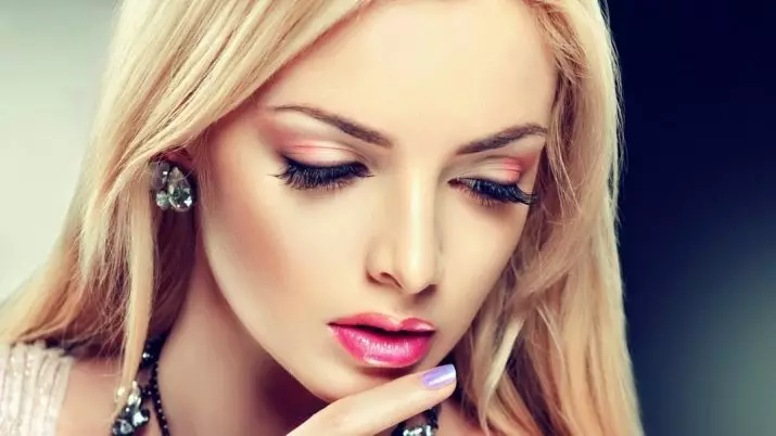 Makeup for blondes (81 wêne): Bi çavên şîn û kesk, kesk û karium. Daytime Makeup Beautiful For Skinerm û êvarê Bi Lêvên Sor, ramanên din 16101_33