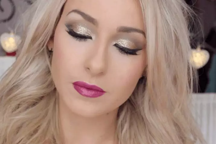 Makeup for blondes (81 wêne): Bi çavên şîn û kesk, kesk û karium. Daytime Makeup Beautiful For Skinerm û êvarê Bi Lêvên Sor, ramanên din 16101_75