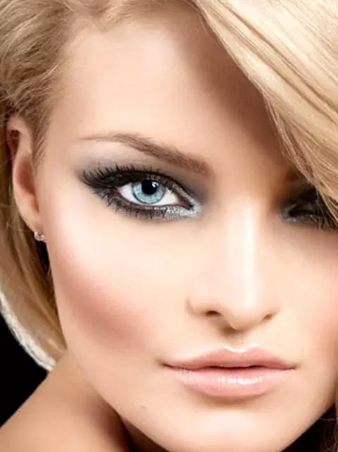 Makeup for blondes (81 wêne): Bi çavên şîn û kesk, kesk û karium. Daytime Makeup Beautiful For Skinerm û êvarê Bi Lêvên Sor, ramanên din 16101_80