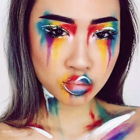 Maquiagem do arco-íris (34 fotos): Maquiagem de olho leve e rosto. Como fazer um belo arco-íris no rosto de Stehago? As melhores ideias de maquiagem 16106_6