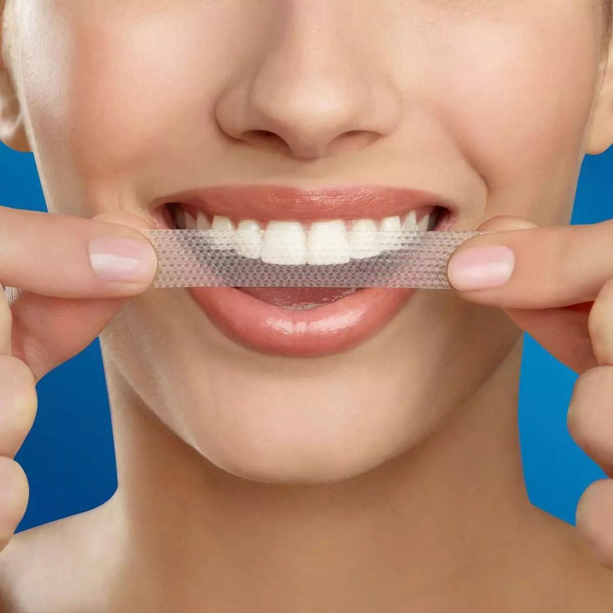 Balināšanas sloksnes zobiem: labākās balināšanas plāksnes. Kā izmantot? Kaitīga vai palīdzība? Reitings un kā izmantot atsauksmes 16130_25