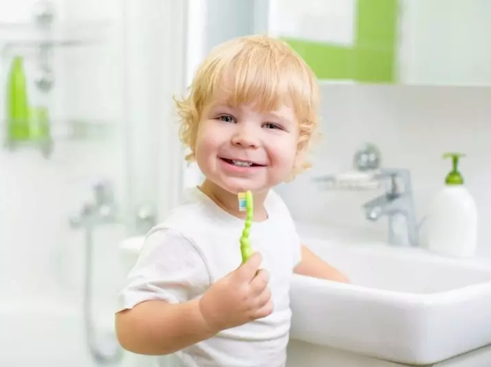 1 жилийн хугацаанд шүдээ яаж угаах вэ? Нэг настай хүүхдийн шүдний цэвэрлэгээг хэрхэн заах вэ? Тэднийг хэдэн удаа цэвэрлэх вэ? 16137_4