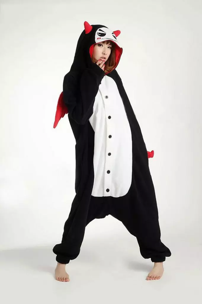 Pajamas Kigurumi (91 ფოტო): სახით ცხოველები, unicorn, jumpsuit-pajamas panda, picaching, რა ეწოდება pajamas სახით raccoon, მიმოხილვა 1614_18
