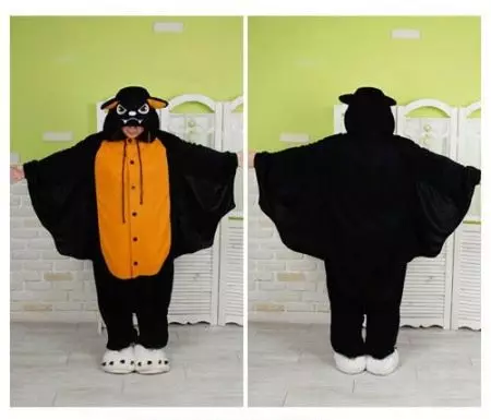Pižamas kigurumi (91 fotografije): v obliki živali, samoroga, skoksuite-pižame panda, picaching, kaj se imenujejo pižame v obliki rakuna, pregledi 1614_69