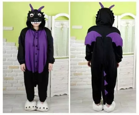 Pyjamas kigurumi (91 bilder): i form av dyr, unicorn, jumpsuit-pyjamas panda, picaching, hva kalles pyjamas i form av vaskebjørn, vurderinger 1614_79