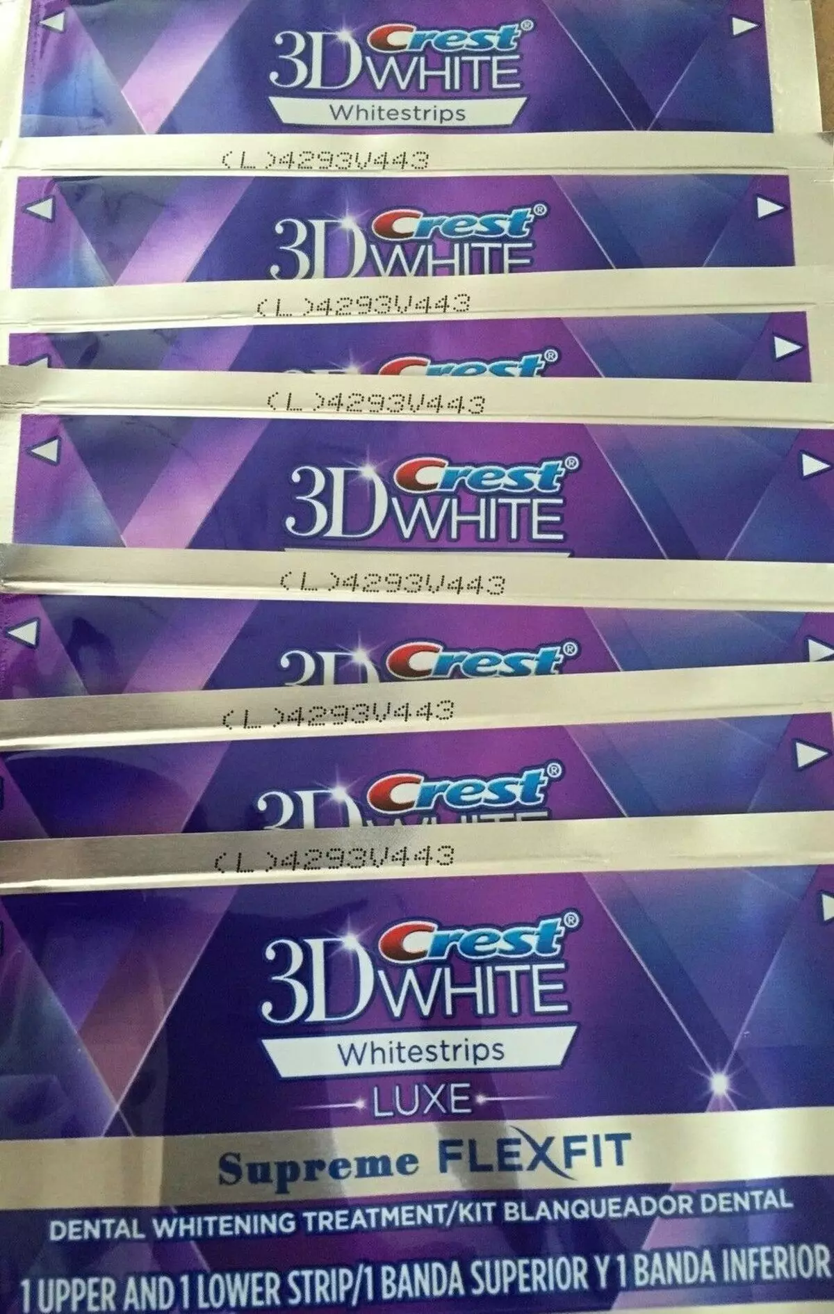 Whitening Strips Crest 3D White: Si t'i përdorni ato për zbardhjen e dhëmbëve? Udhëzimet për strips whitestrips efektet profesionale dhe të tjerët 16157_19