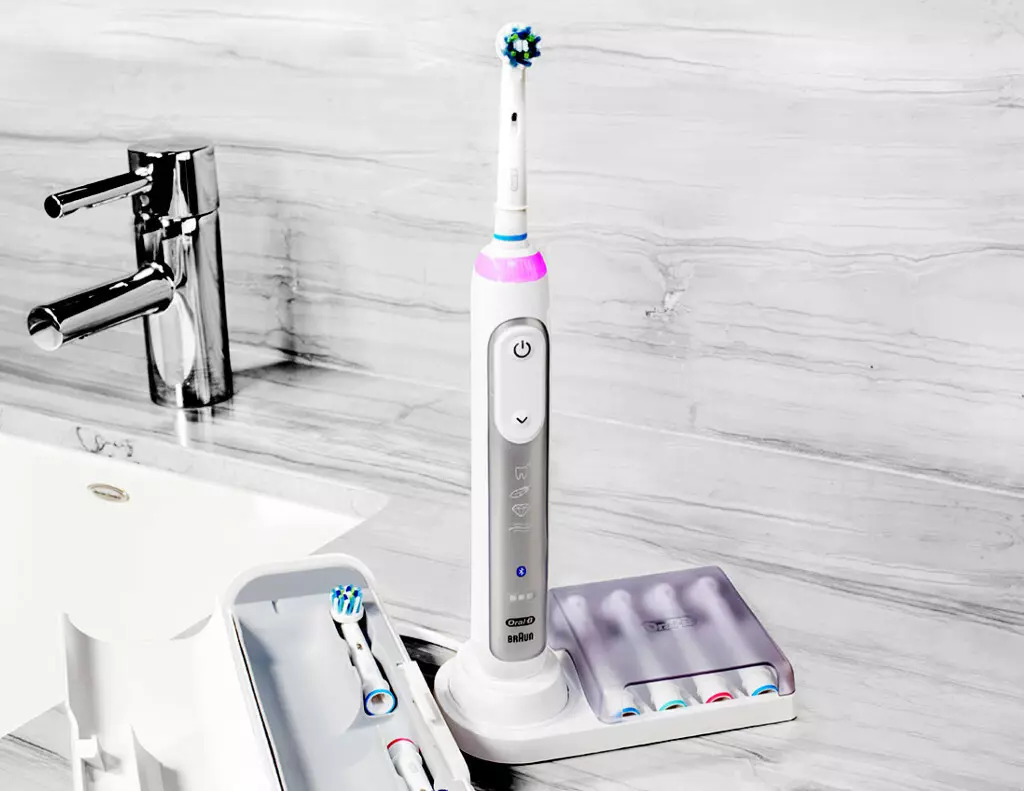 Toothbrushes listrik listrik-B: Vitalitas lan Pro 5D, Crossaksi lan 3D Putih, Smart 4 lan Elektronik Braun Liyane. Cara milih? Ulasan 16159_2