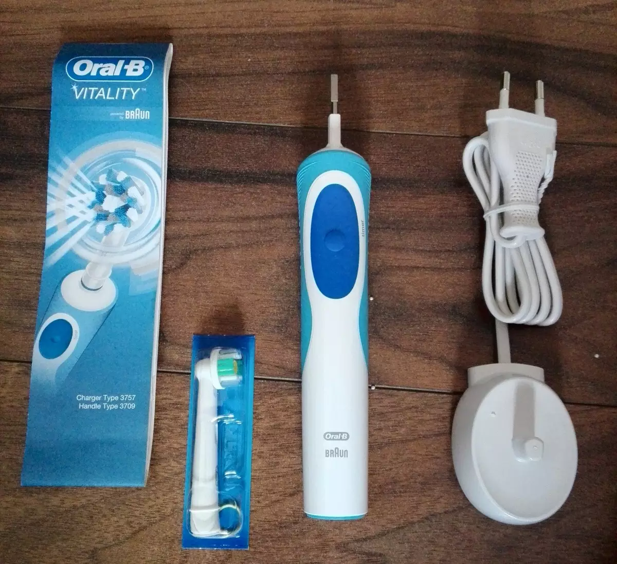 Elektroanyske tandenborstels Oral-b: Vitality en Pro 500, Crossaksje en 3D White, Smart 4 en oare braun Electrolaten. Hoe te kiezen? Resinsjes fan beoordelingen 16159_40