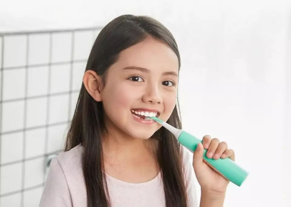 Escovas de dentes elétricas (52 fotos): bons eletrolatos para dentes. Como escolher um adulto? Prós e contras, dentistas Reviews 16160_27