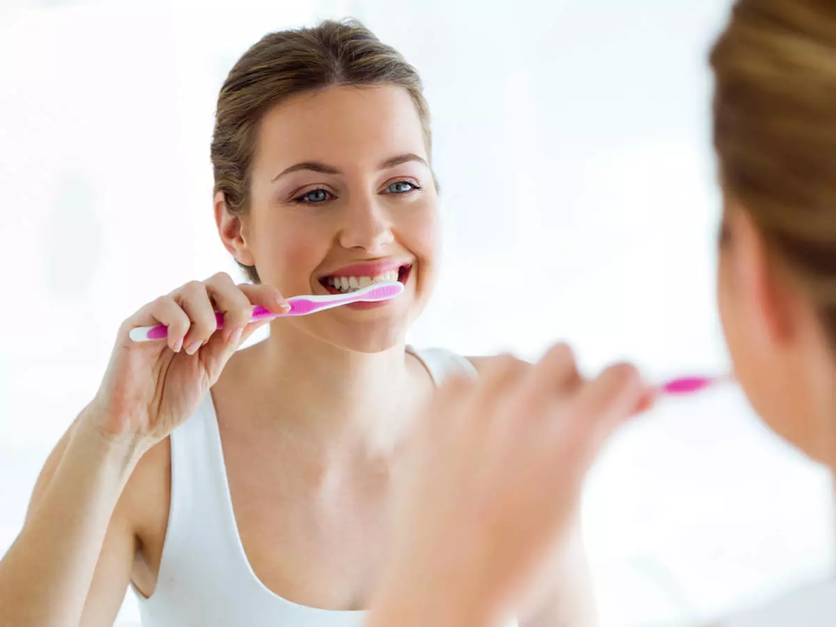 Zubní pasta (42 fotografií): Jak si vybrat? Přírodní terapeutické pasty pro dásně az koš, profesionální a jiné druhy, recenze 16161_9