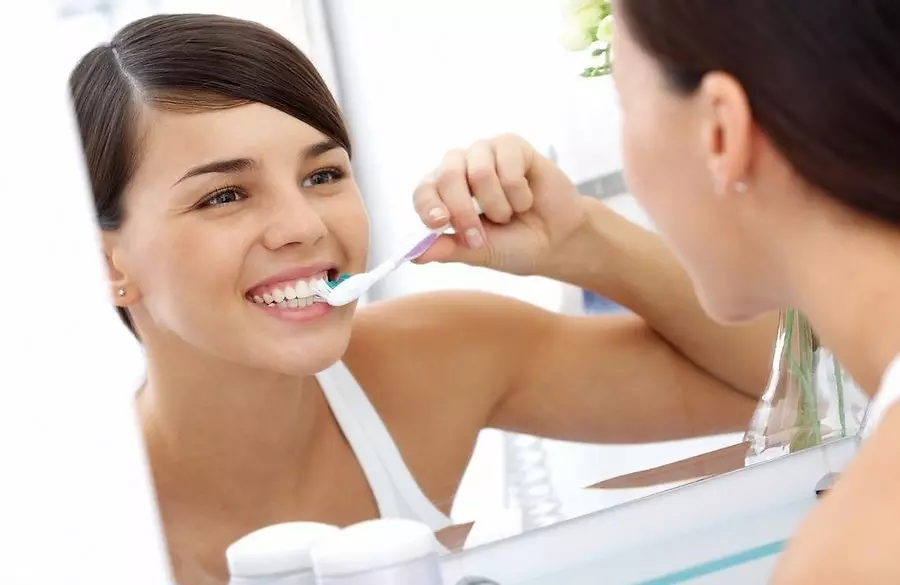 美白牙膏：评价牙齿美白，高效日语和其他浆料，专业，评论 16168_20