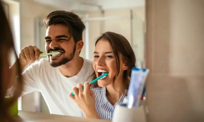 Pastas de dientes blanqueadoras: calificando las mejores pastas para blanquear los dientes, eficientes japoneses y otras pastas, profesionales, comentarios 16168_50