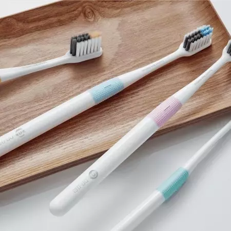 Xiaomi Toothbrushes: Siopas leictreach X3 Sonic Toothbrush Leictreach agus Sooas X5, Fuaim agus Múnlaí Eile, soic agus athbhreithnithe 16176_50