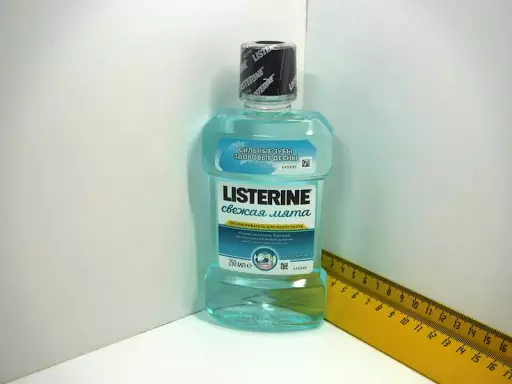 Listerine öblítések (35 fotók): öblítő öblítés összetétele orális üreghez, utasításokhoz és alkalmazási módokhoz, 