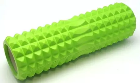 Massage rollers vir die rug: oefeninge met rollers vir massage. Foute wanneer 'n rolmassager gebruik word. Hoe om 'n silindriese roller vir die ruggraat te kies? 16266_6