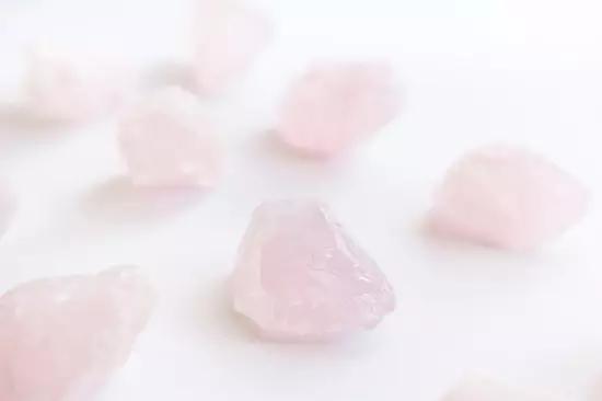 Quartz masagagi echimiro: Rose-Stone Rollers. Kushandisa sei? Batsirwa, Ongororo yeCosmetologists 16271_4