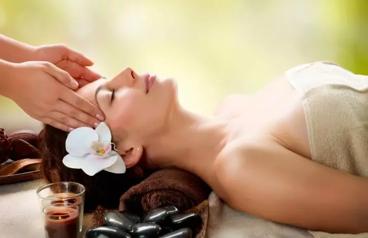 Mukha massage mula sa wrinkles (31 mga larawan): Prevuvenating pamamaraan sa bahay, kung paano gumawa ng isang punto pull-up massage iyong sarili, mga review 16427_20