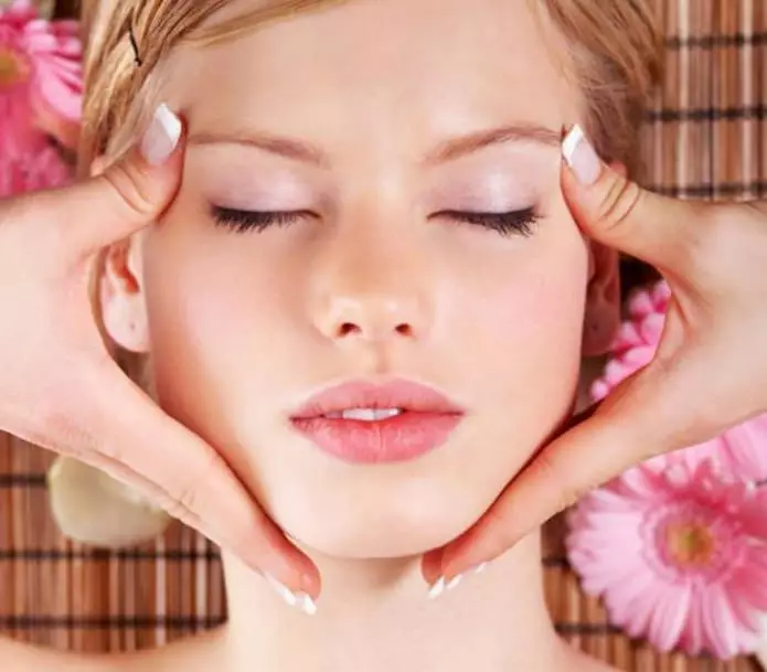 Massage Facial Coosmetic: Kurs ji bo stû û qada Decollete, kozmetolojîk hilbijêrin 16440_11