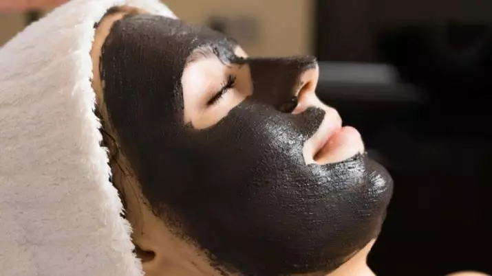 pastrimi i thellë i fytyrës në shtëpi (22 foto): si të bëjnë një procedurë nga pika të zeza në shtëpi dhe në kabinë, receta efektive dhe komente 16460_16