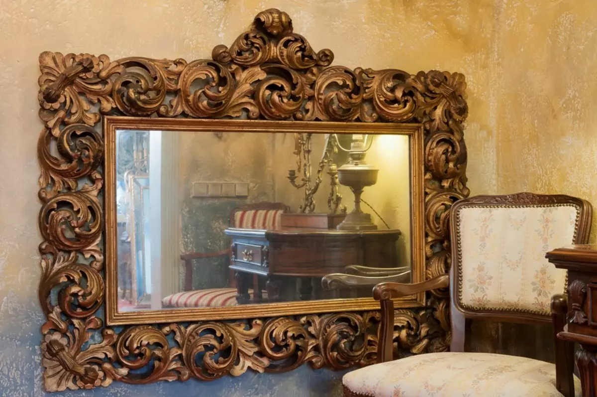 Ogledala z izrezljanimi okvirji: leseni okvirji iz lipa in vezanega lesa, drugi okvirji lesa z navojem 16524_7