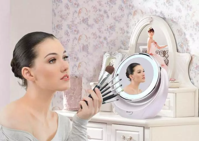 Vergrootsmelk cosmetische spiegel (29 foto's): tafelproducten met toenemende en dubbelzijdige zakvergrotingsmodellen voor make-up 16530_12