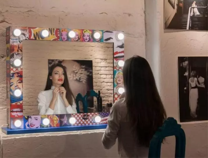 Make-up mirror gamit ang iyong sariling mga kamay (16 mga larawan): Paano gumawa ng produkto mismo para sa makeup artist, dressing room na may light bulbs para sa visage 16531_2