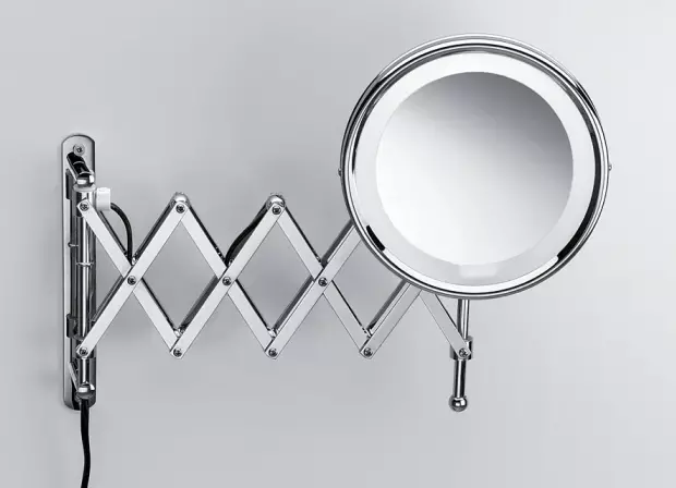 Дзеркало з підсвічуванням для макіяжу (40 фото): косметичний Гримерні дзеркальце з лампочками і макіяжної кругле виріб для візажиста 16532_29