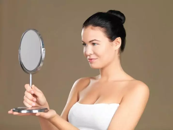 Makeup-spegel (33 foto's): Muorre-monteare kosmetysk en lyts bûse produkt, model út BEURAR EN GEZATONE, HOMEDICS EN BABYLISS 16533_33
