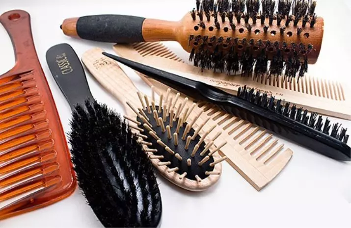 Comb (61 photos): blade, Turmalin və nadir dişləri ilə Hair modellər, sapı olmadan dəbli və cilalama, ağıllı və antistatik 16537_42