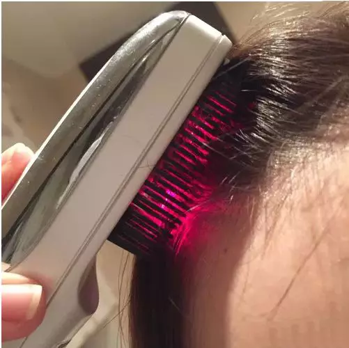 Peigne Laser (24 photos): Power Grow Comber Peigne et Miles de cheveux de la perte de cheveux et de leur croissance, des critiques des clients 16550_22
