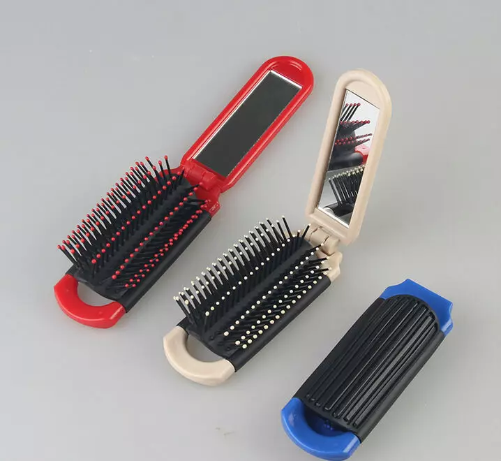 Types de peigne (37 photos): Brosse pour cheveux bouclés, combinés et bombardants, métal et céramique, queue de peigne 16559_5