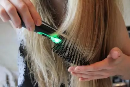 Расческа-выпрамнік (37 фота): электрычная Fast Hair Straightener для выпроствання валасоў, водгукі аб расческа-утюжком 16566_14